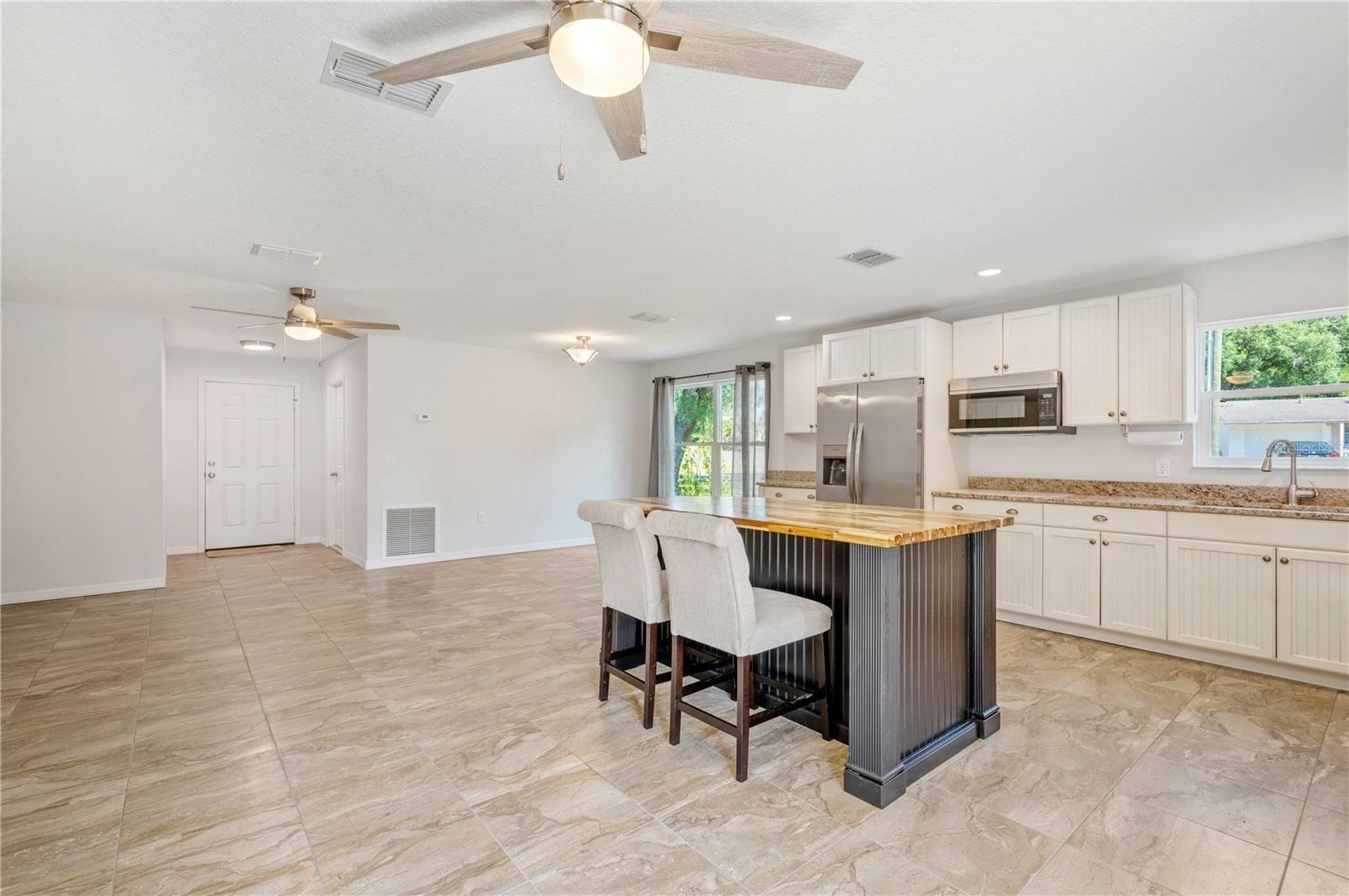 16th St, Zephyrhills, FL 33542