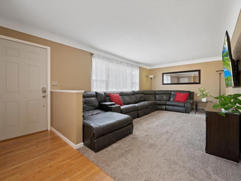 Sue Ln Nw, Cedar Rapids, IA 52405