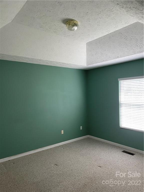 S Woodridge View Ct, Hendersonville, NC 28791