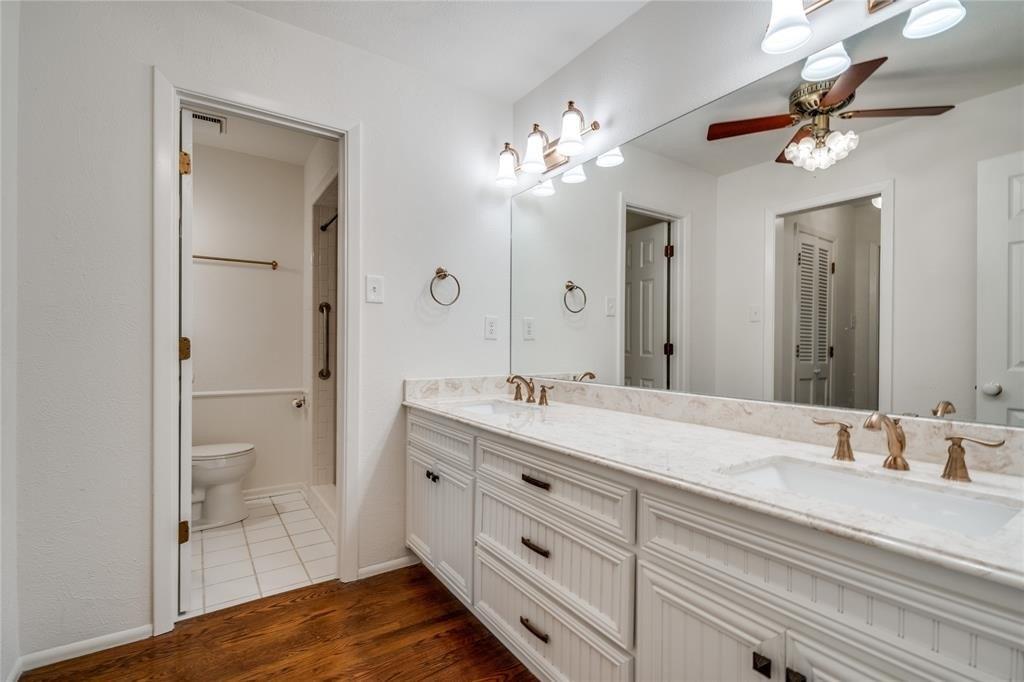 Meadow Ln, Grand Prairie, TX 75050