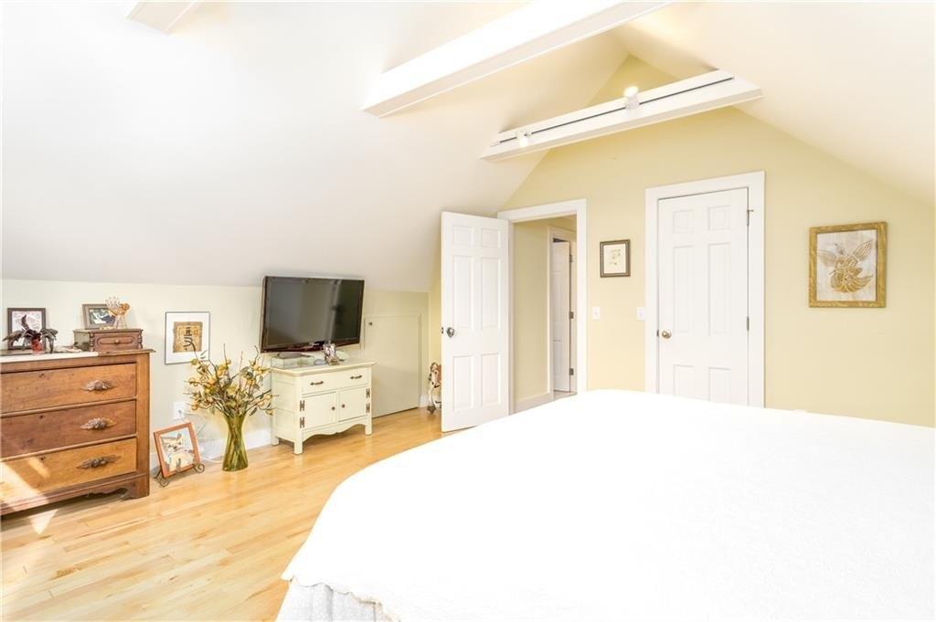 Lawndale Dr, East Greenwich, RI 02818