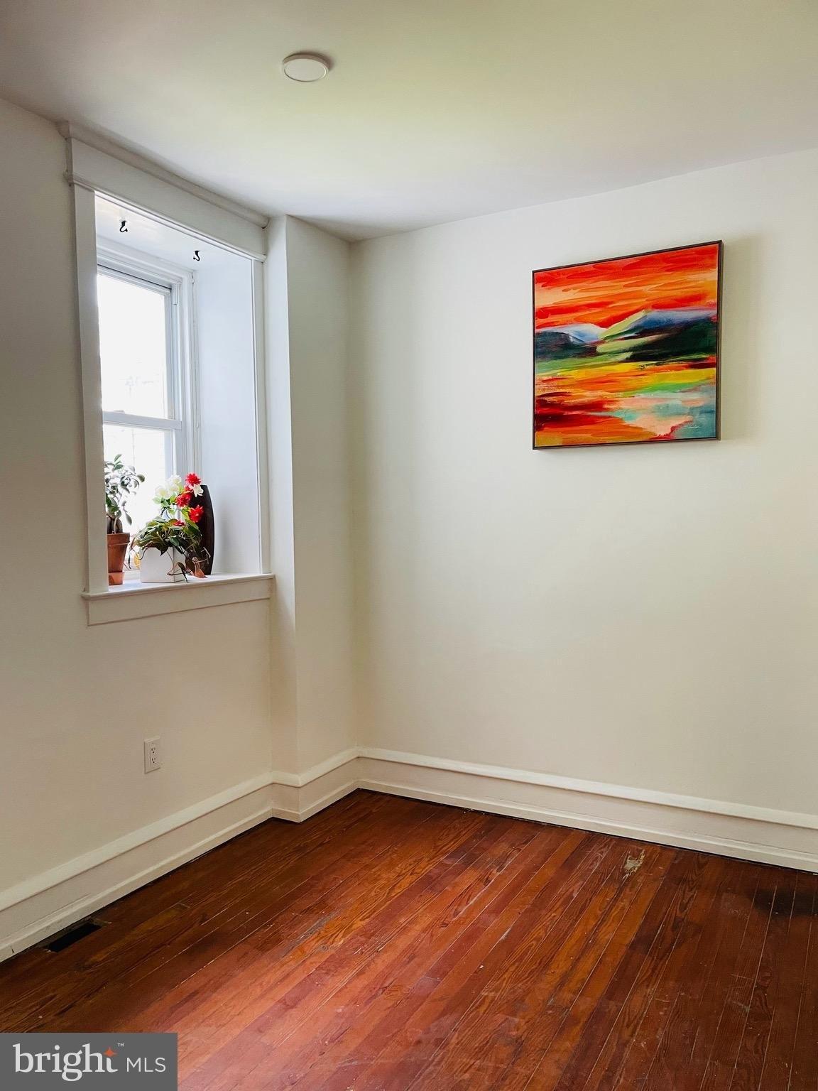 Walnut Ln, Philadelphia, PA 19128