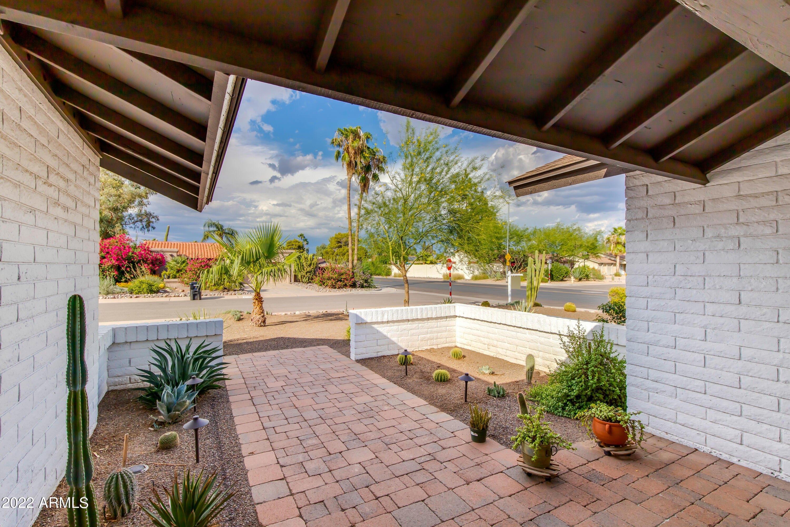 E Ludlow Dr, Phoenix, AZ 85032