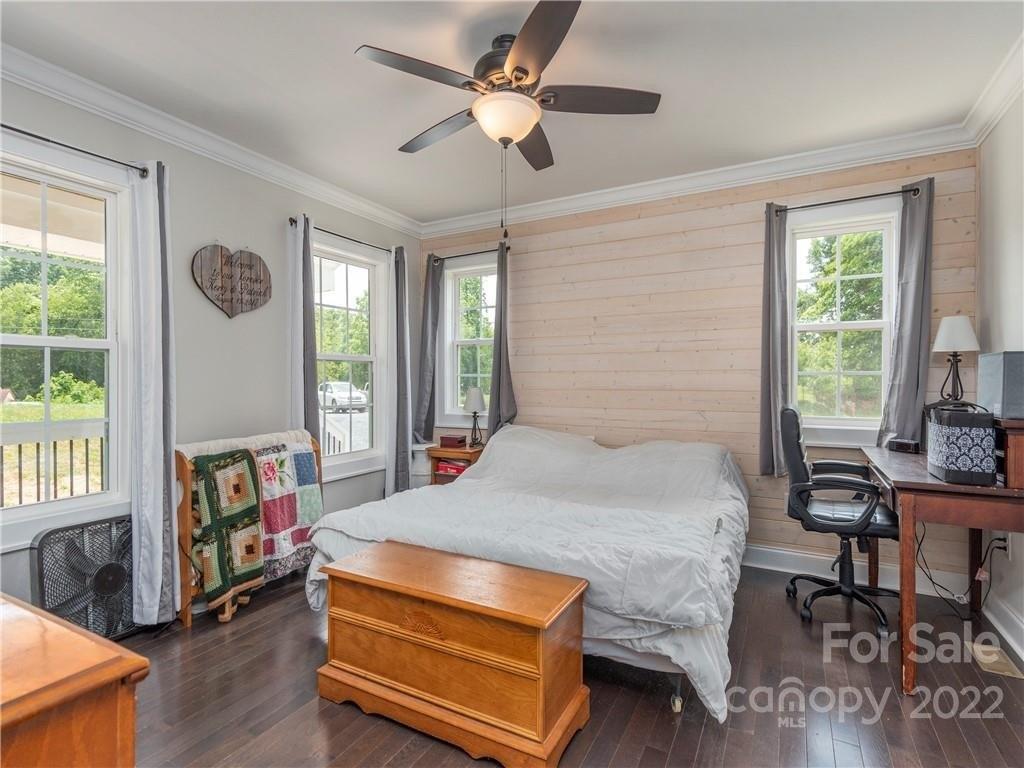 Thickety Rd, Clyde, NC 28721