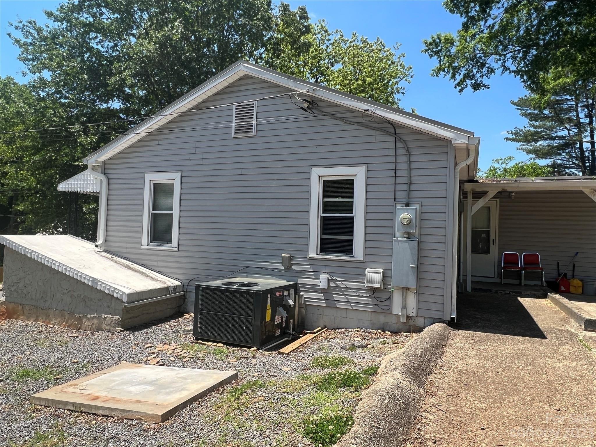 5th Ave Sw, Hickory, NC 28602