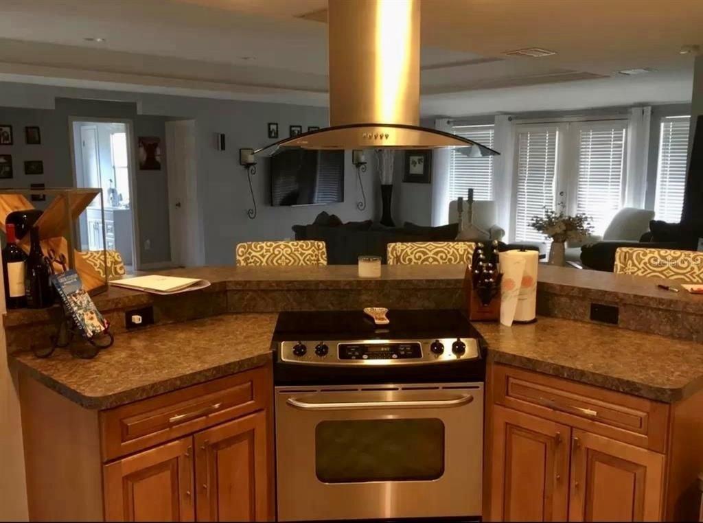 S Brink Ave, Sarasota, FL 34237