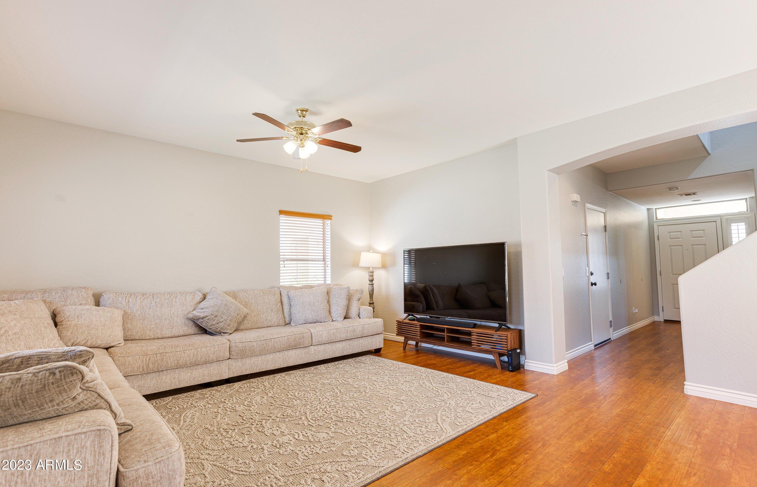 W Shaw Butte Dr, Glendale, AZ 85304