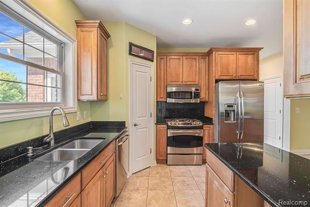 Palmers Way Dr, Fenton, MI 48430