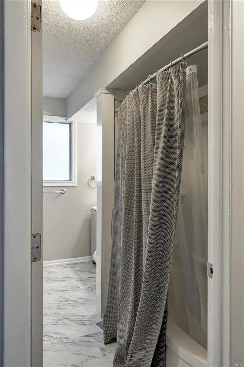 Capri Dr, O Fallon, MO 63366