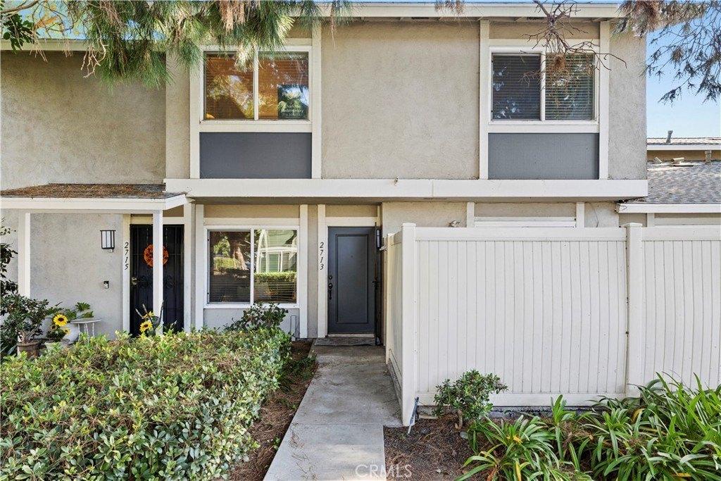 W Meadowwood, Santa Ana, CA 92704