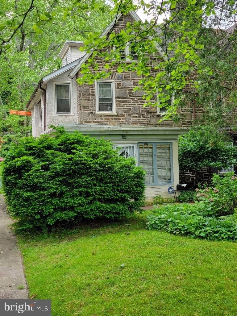 Lincoln Dr, Philadelphia, PA 19119
