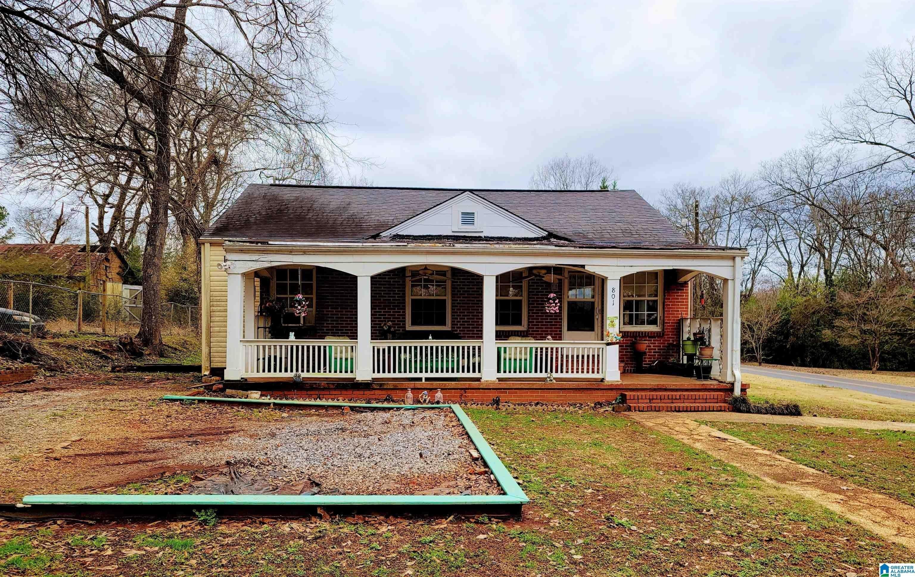 Walnut St, Talladega, AL 35160