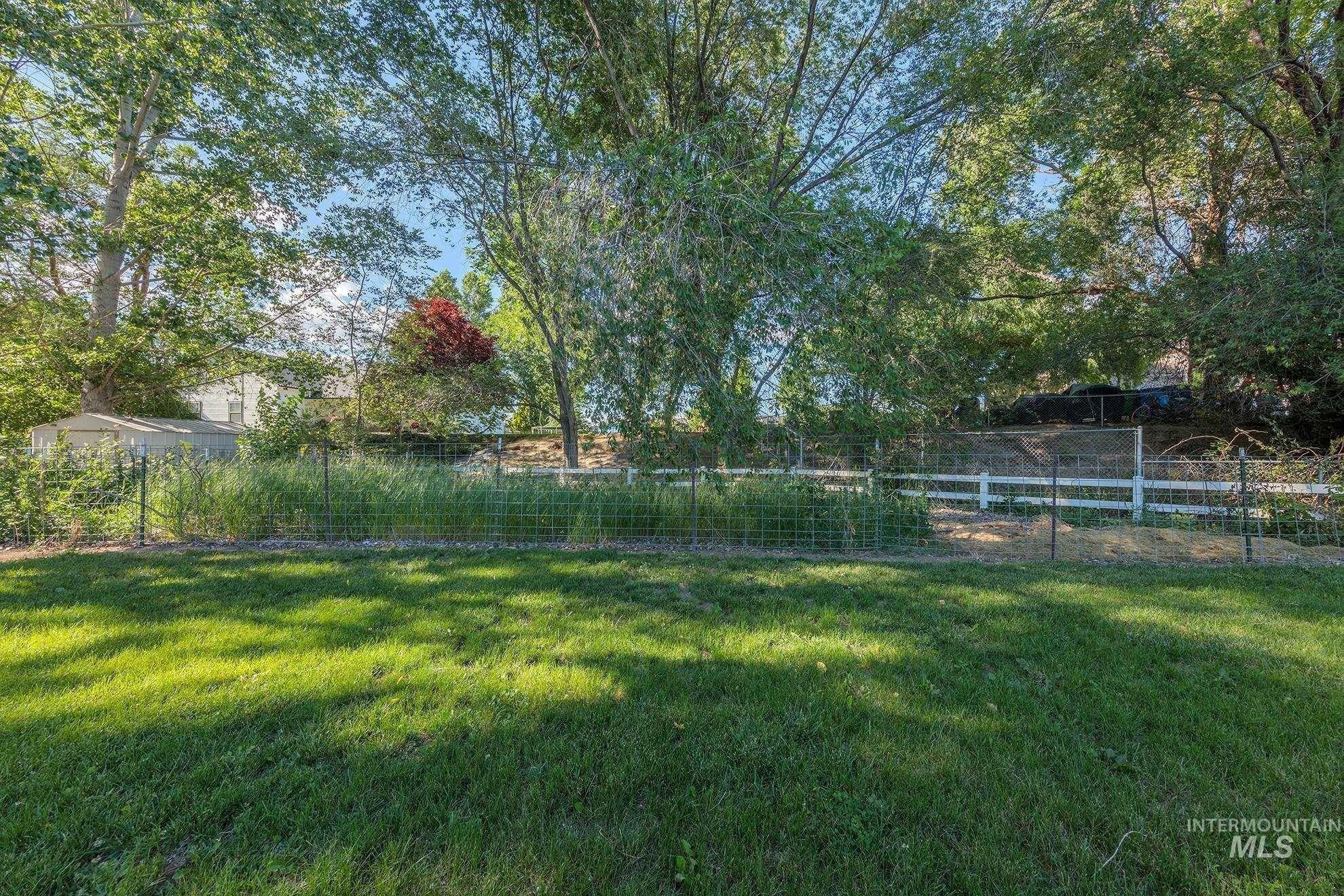 W 1st St, Fruitland, ID 83619