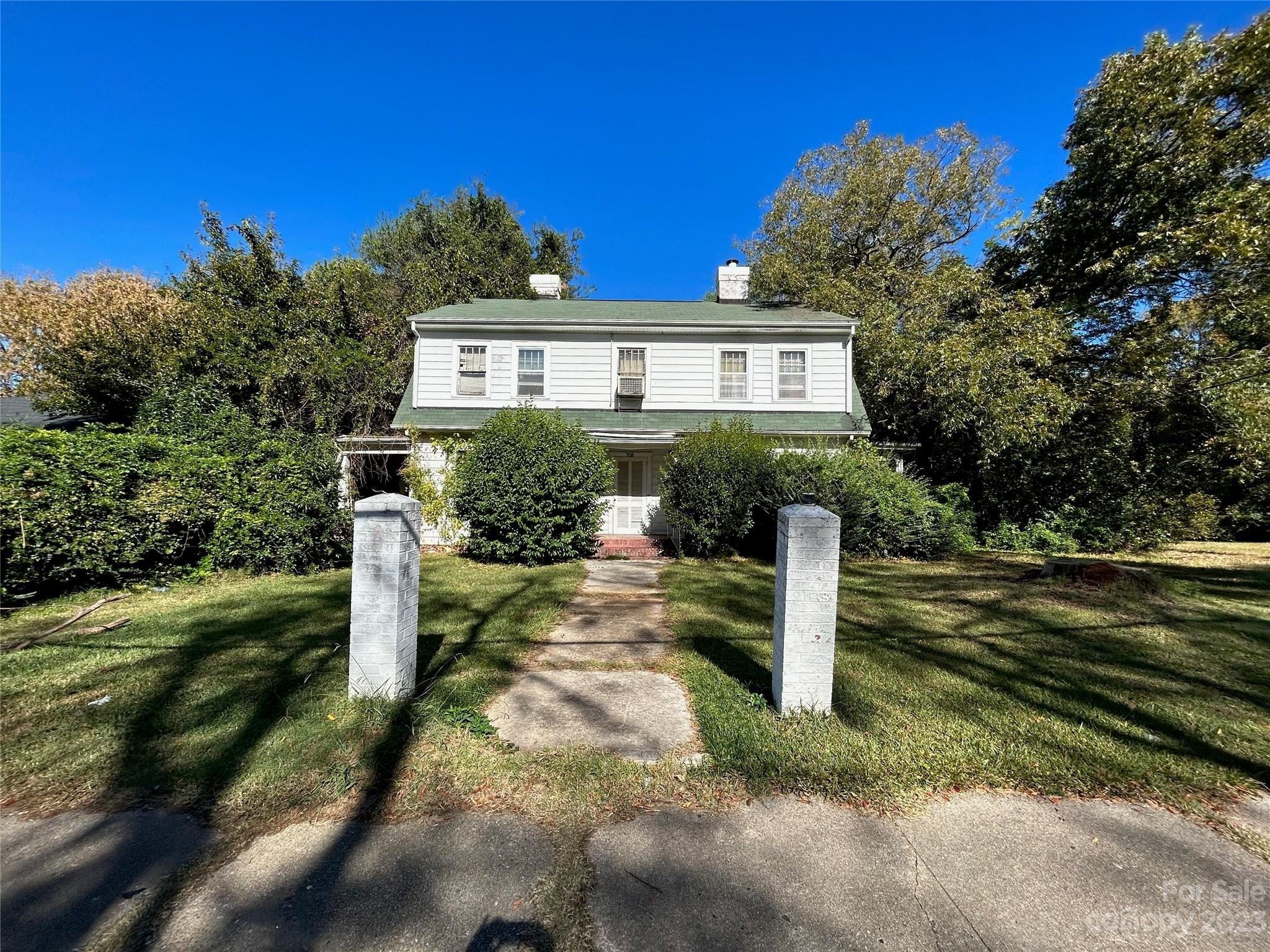 Elm St, Lancaster, SC 29720