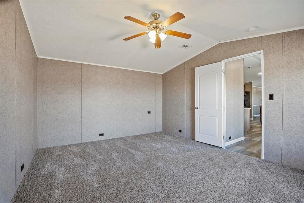 Roark Dr, Decatur, TX 76234