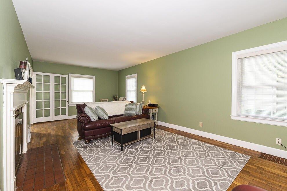 Greenlawn Ave, Kalamazoo, MI 49006