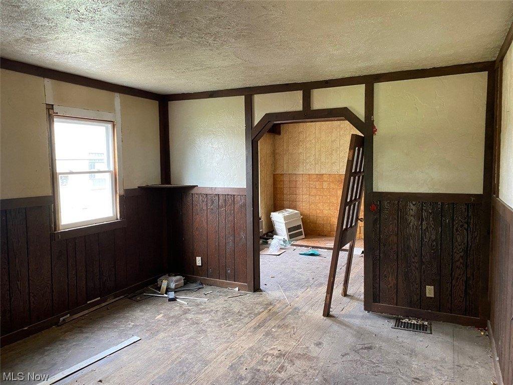 E 357th St, Eastlake, OH 44095