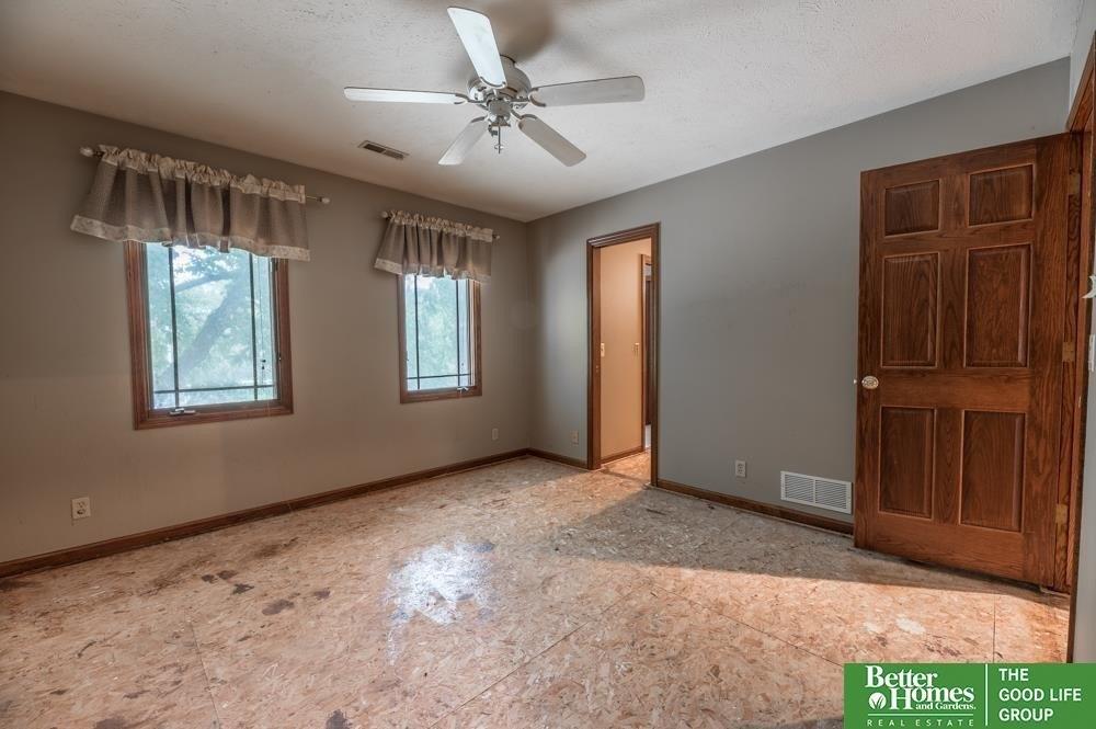 Seward St, Omaha, NE 68154