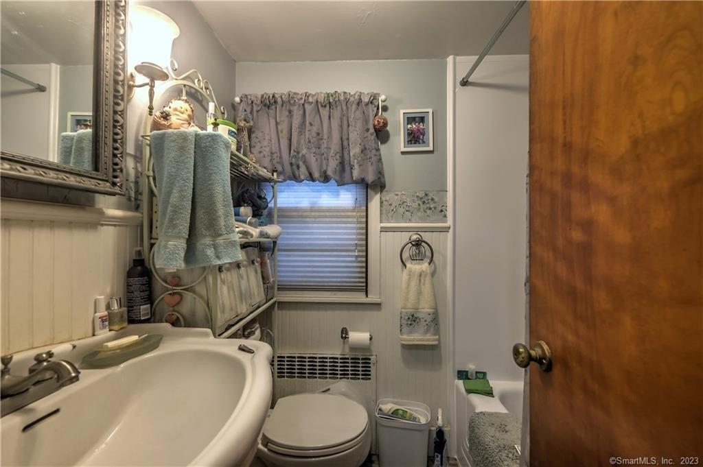 Ridgebrook Dr, Bridgeport, CT 06606