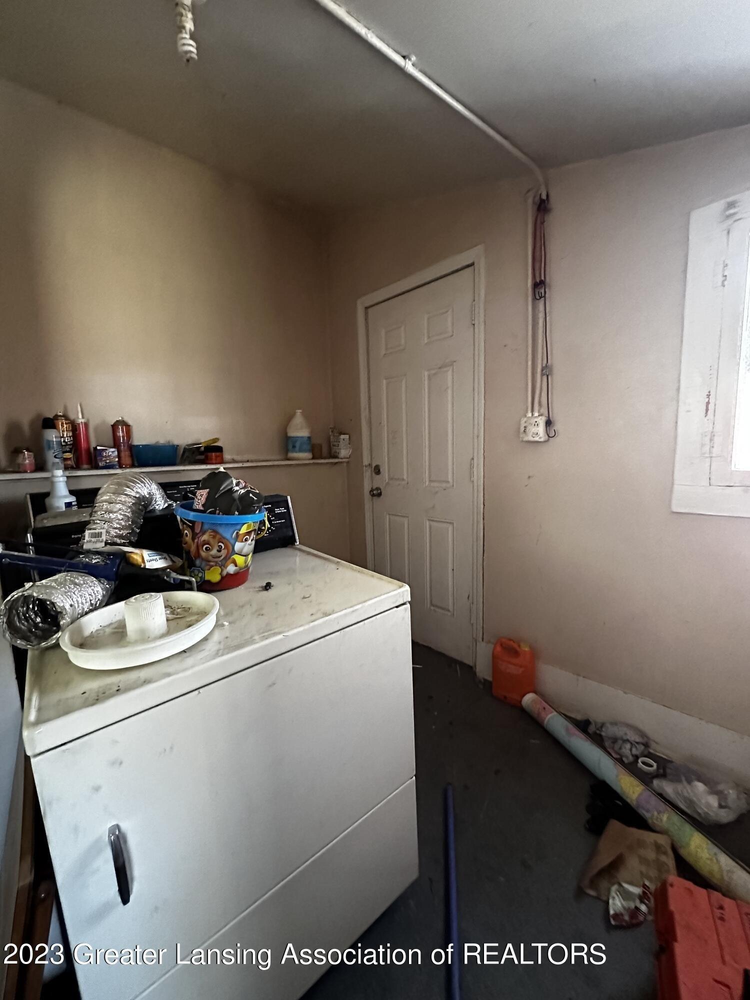 E Hazel St, Lansing, MI 48910