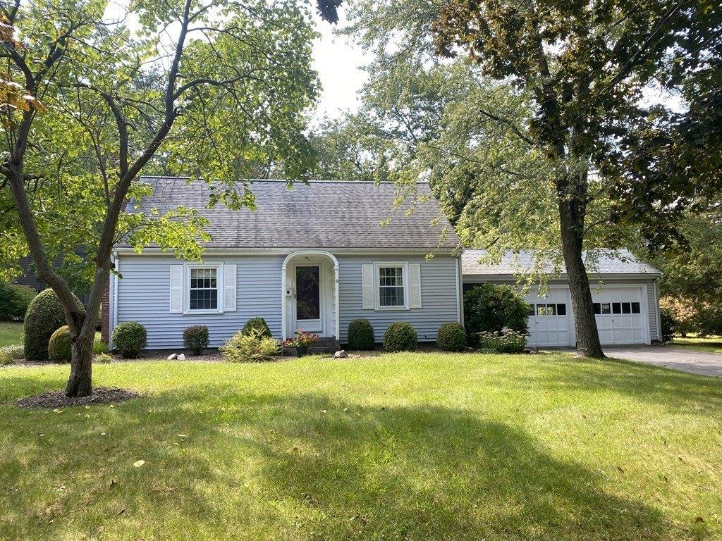 Macdonald Cir, Walpole, MA 02081