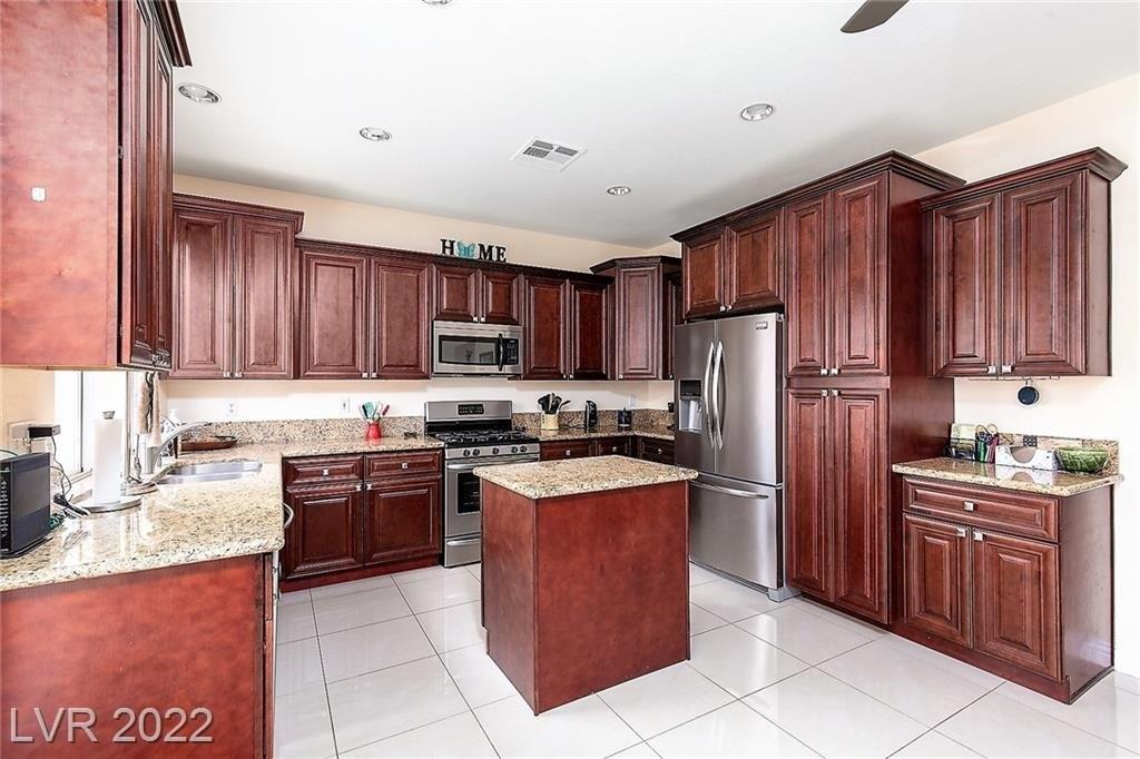 W Naples Dr, Las Vegas, NV 89147