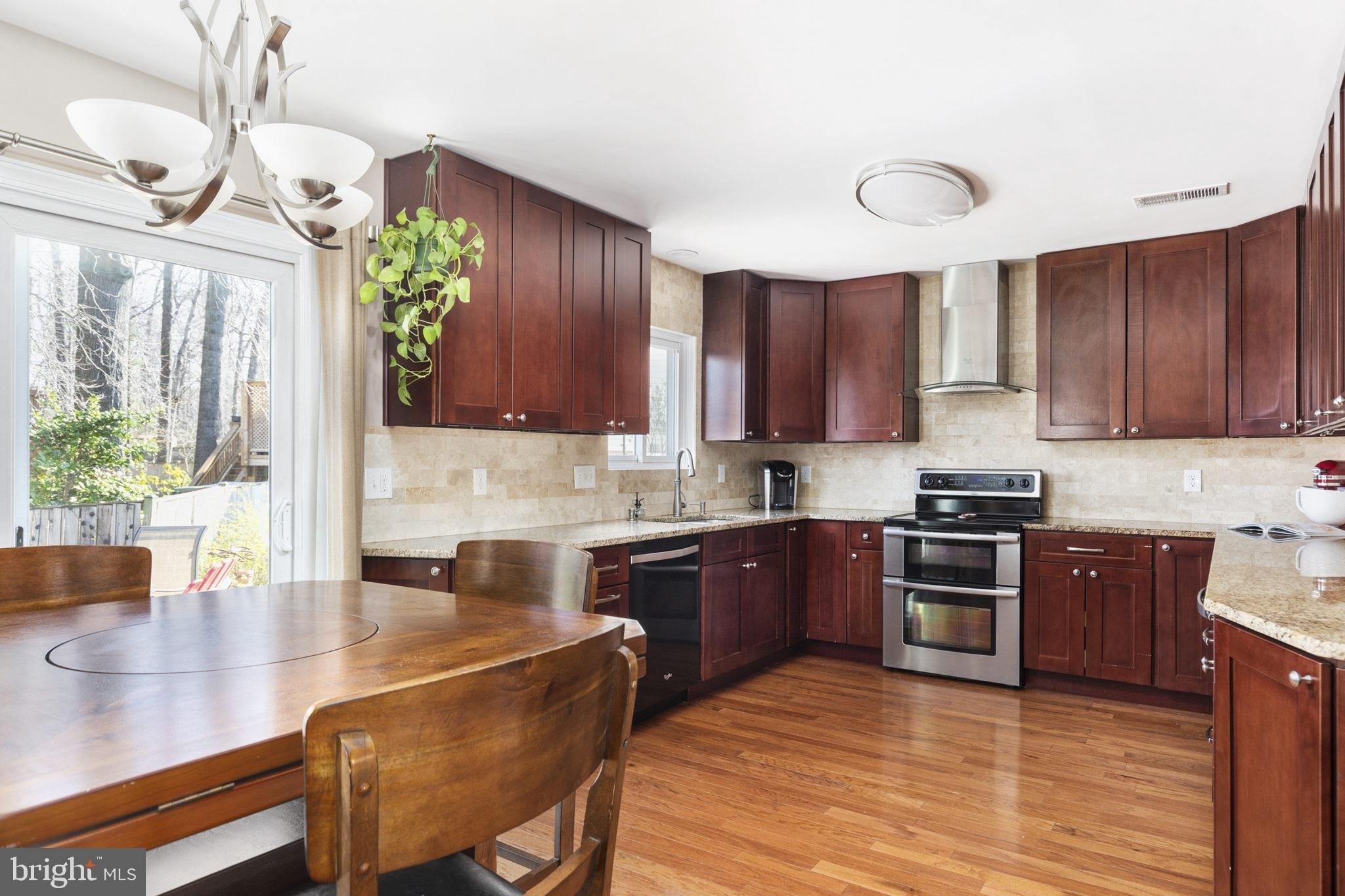 John Milton Dr, Herndon, VA 20171