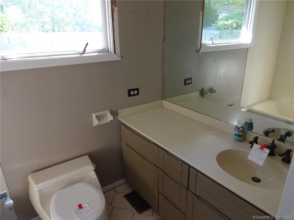 Berkshire Dr, Brookfield, CT 06804