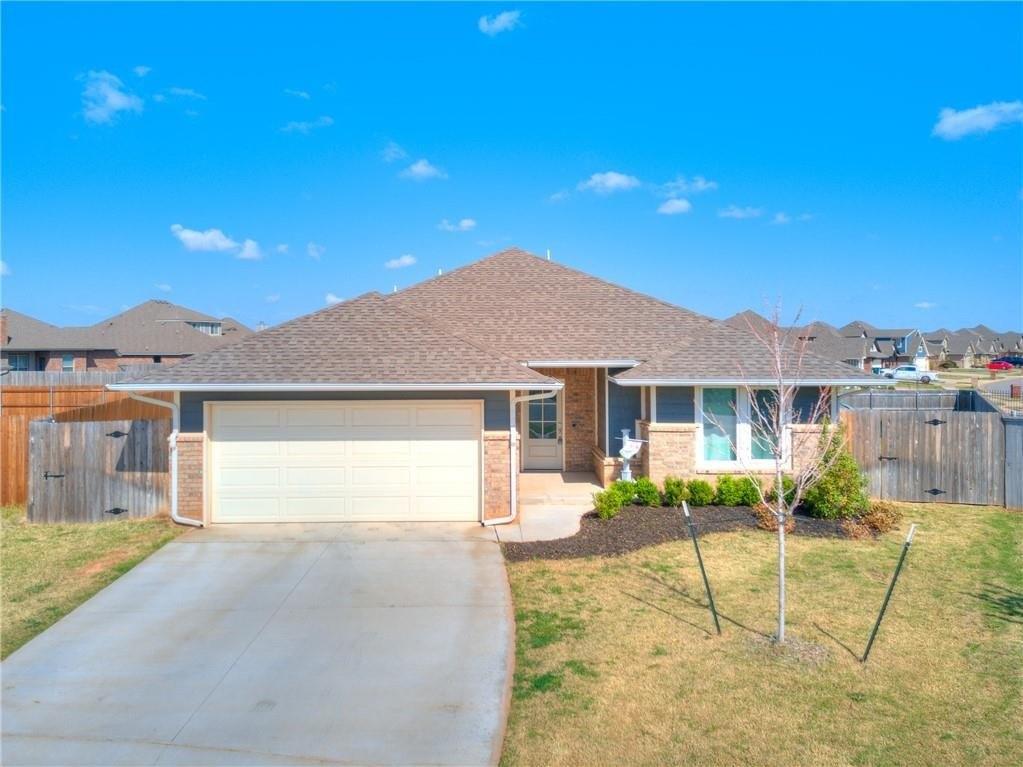 Dodge Ct, Yukon, OK 73099
