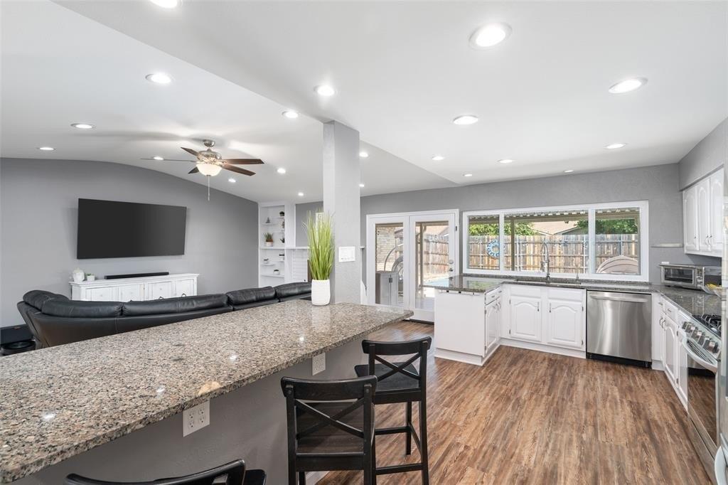 Glenrose Ln, Carrollton, TX 75007