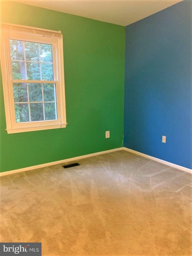 Kitchener Dr, Springfield, VA 22153