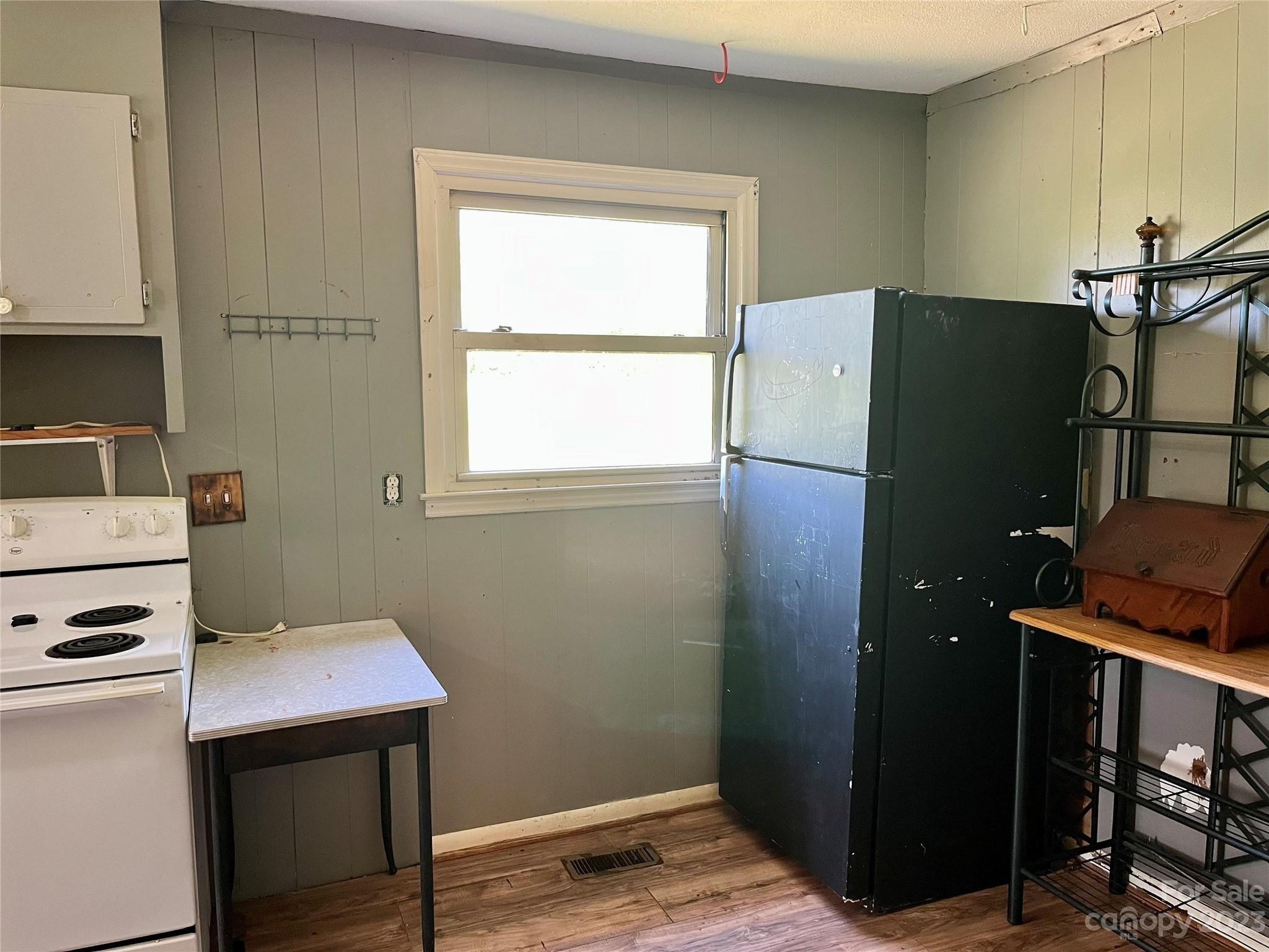 Lackey Mountain Rd, Hiddenite, NC 28636