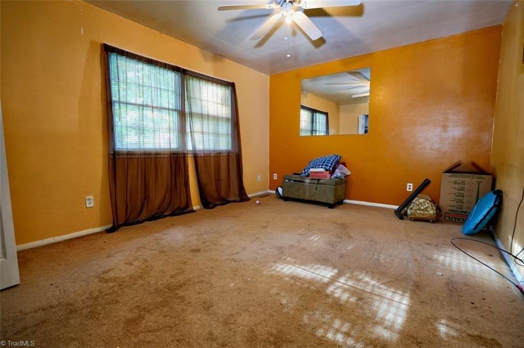 Tucson Dr, Greensboro, NC 27406