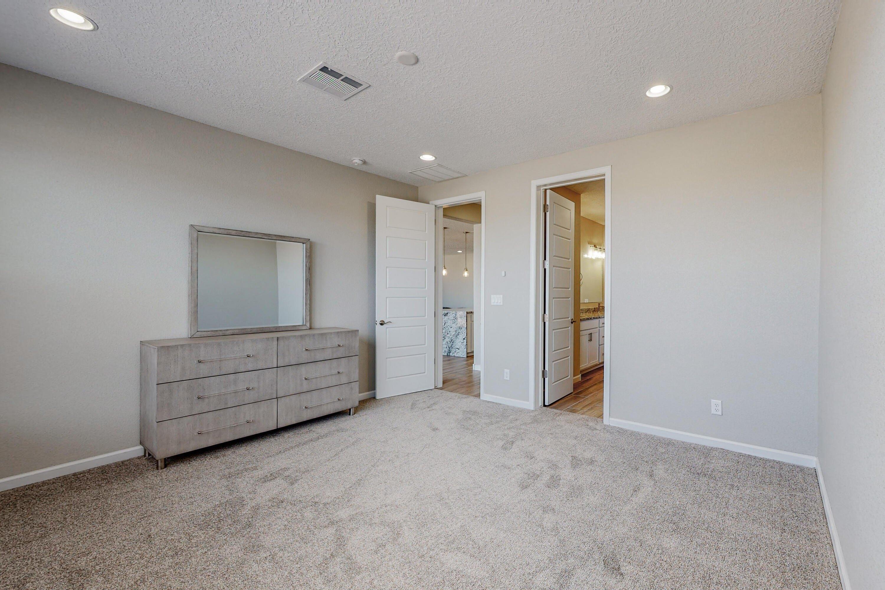 Kings Canyon Loop Ne, Rio Rancho, NM 87144
