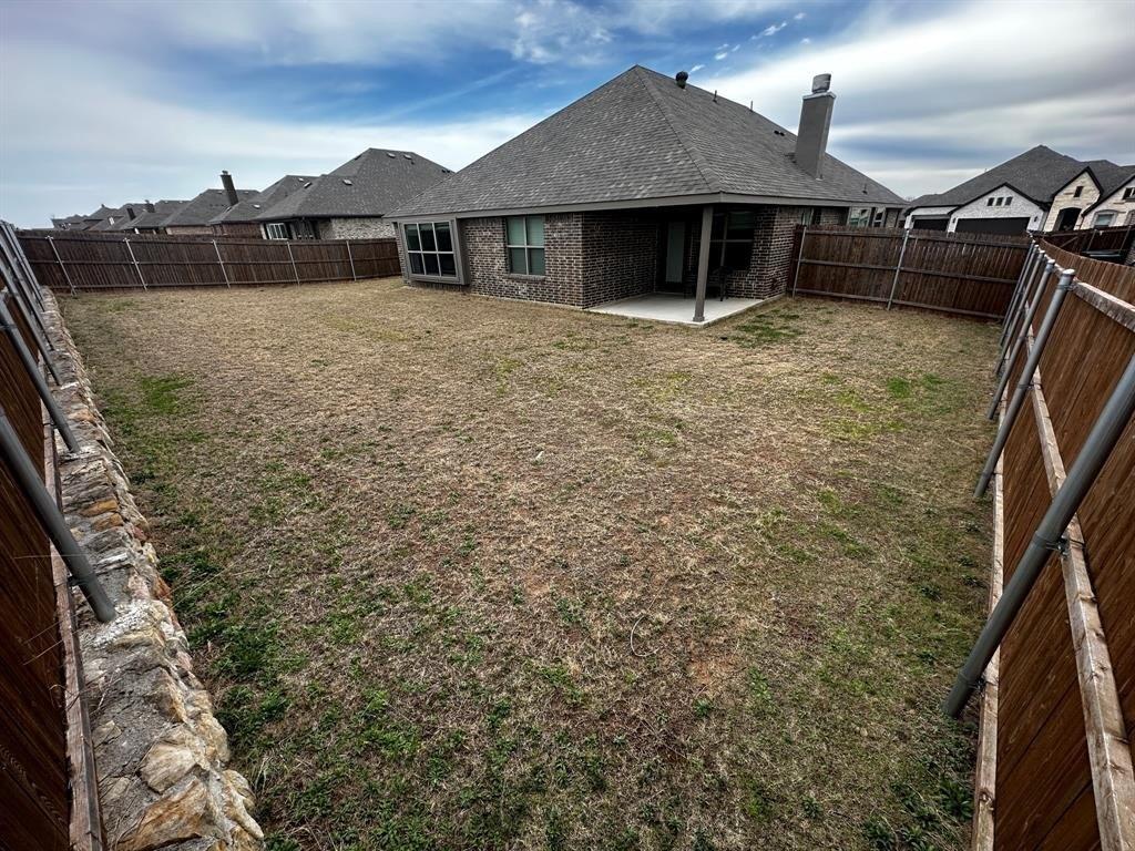 Maplewood Dr, Glenn Heights, TX 75154