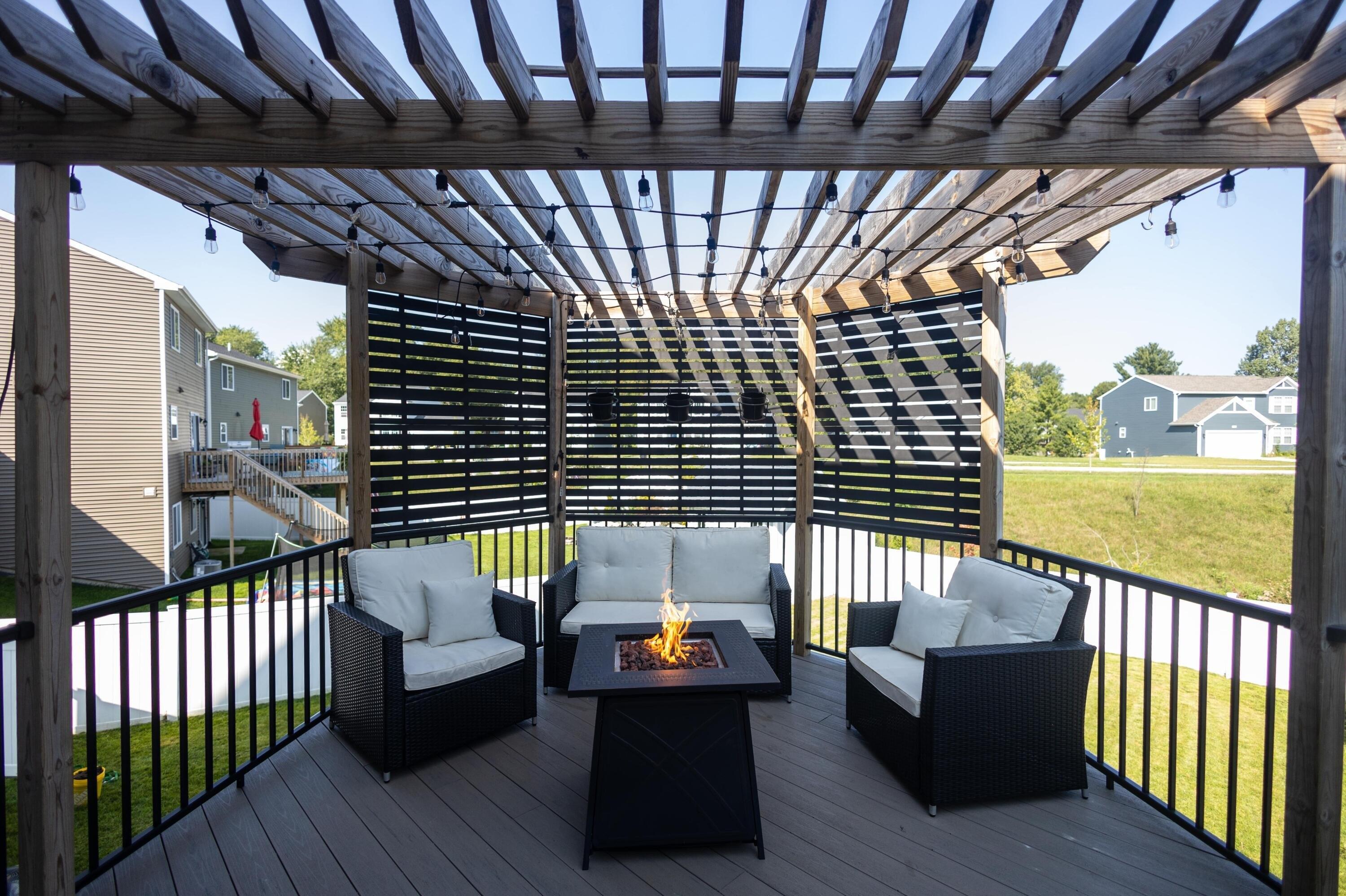 Shadow Creek Dr, Hudsonville, MI 49426