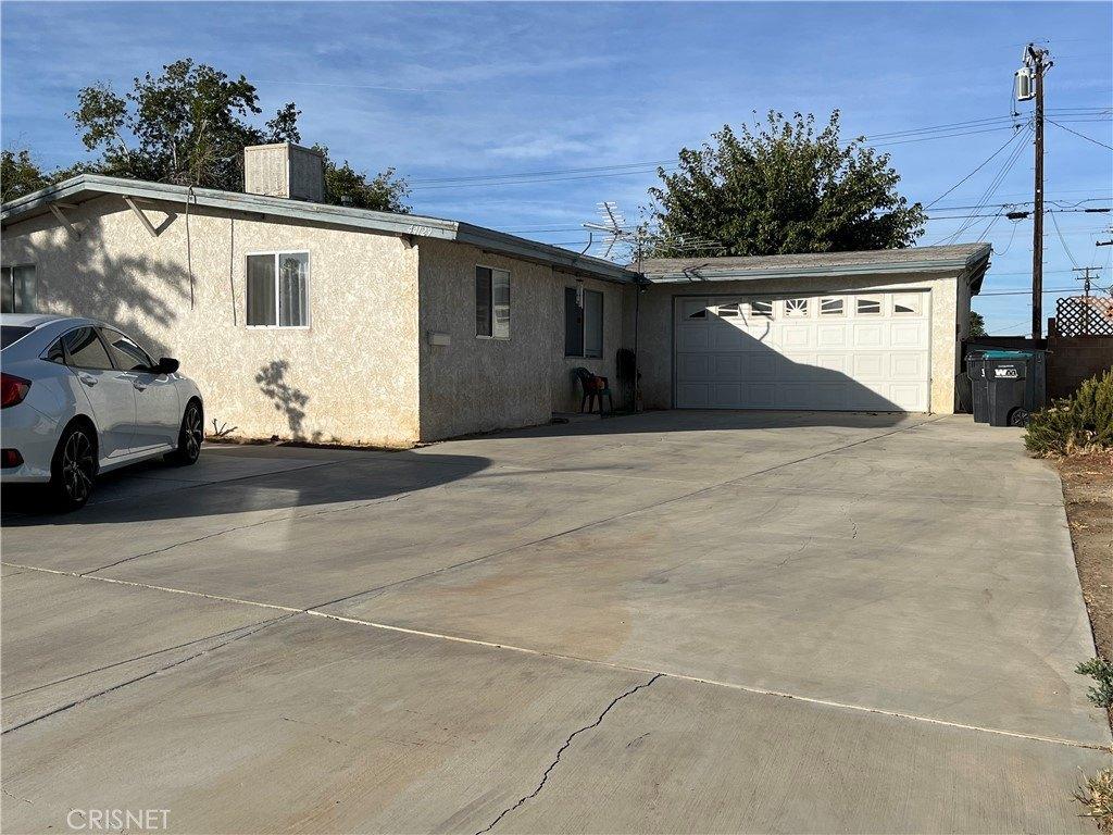 Carolside Ave, Lancaster, CA 93535