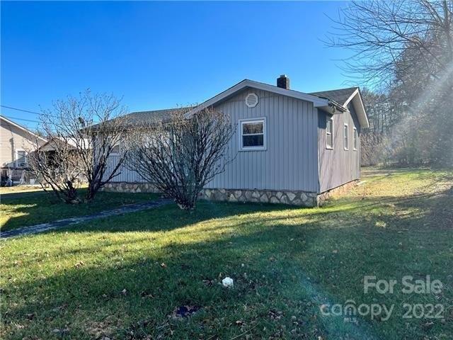 Killian St, Waynesville, NC 28786