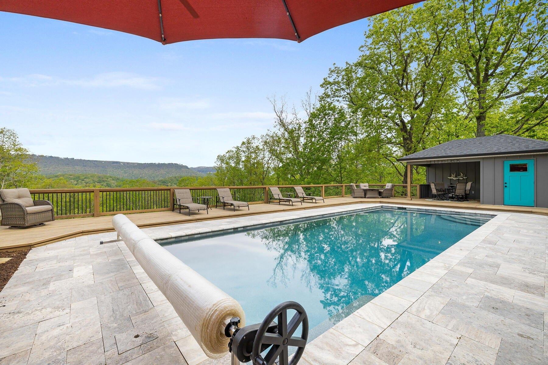 Crestview Dr, Hixson, TN 37343