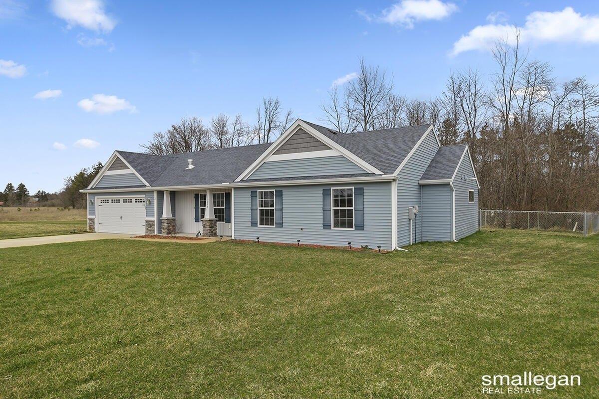 E Harmony Ct, Sparta, MI 49345