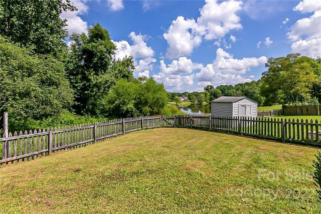 Glencannon Dr, Charlotte, NC 28227
