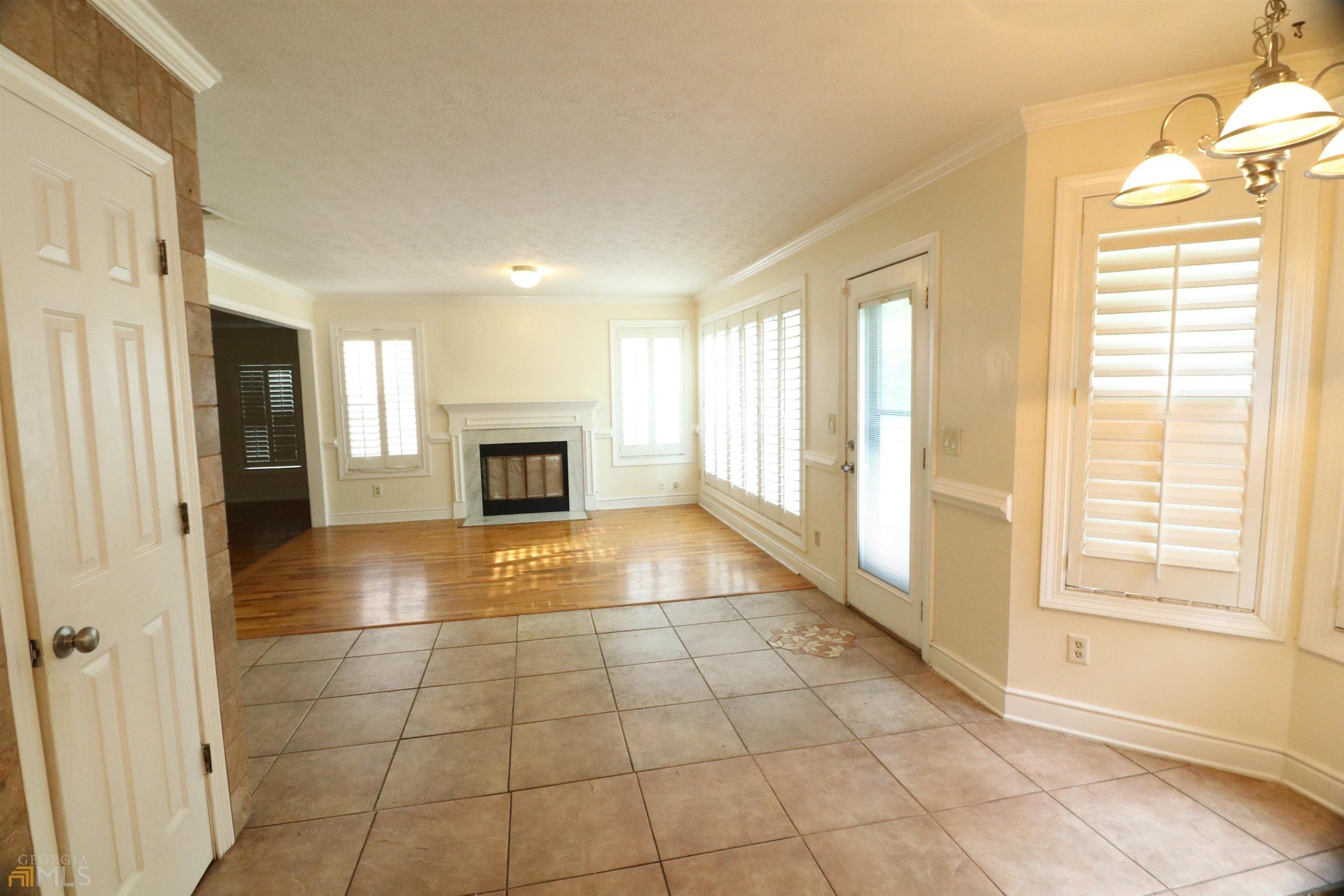 Point View Dr, Jonesboro, GA 30238