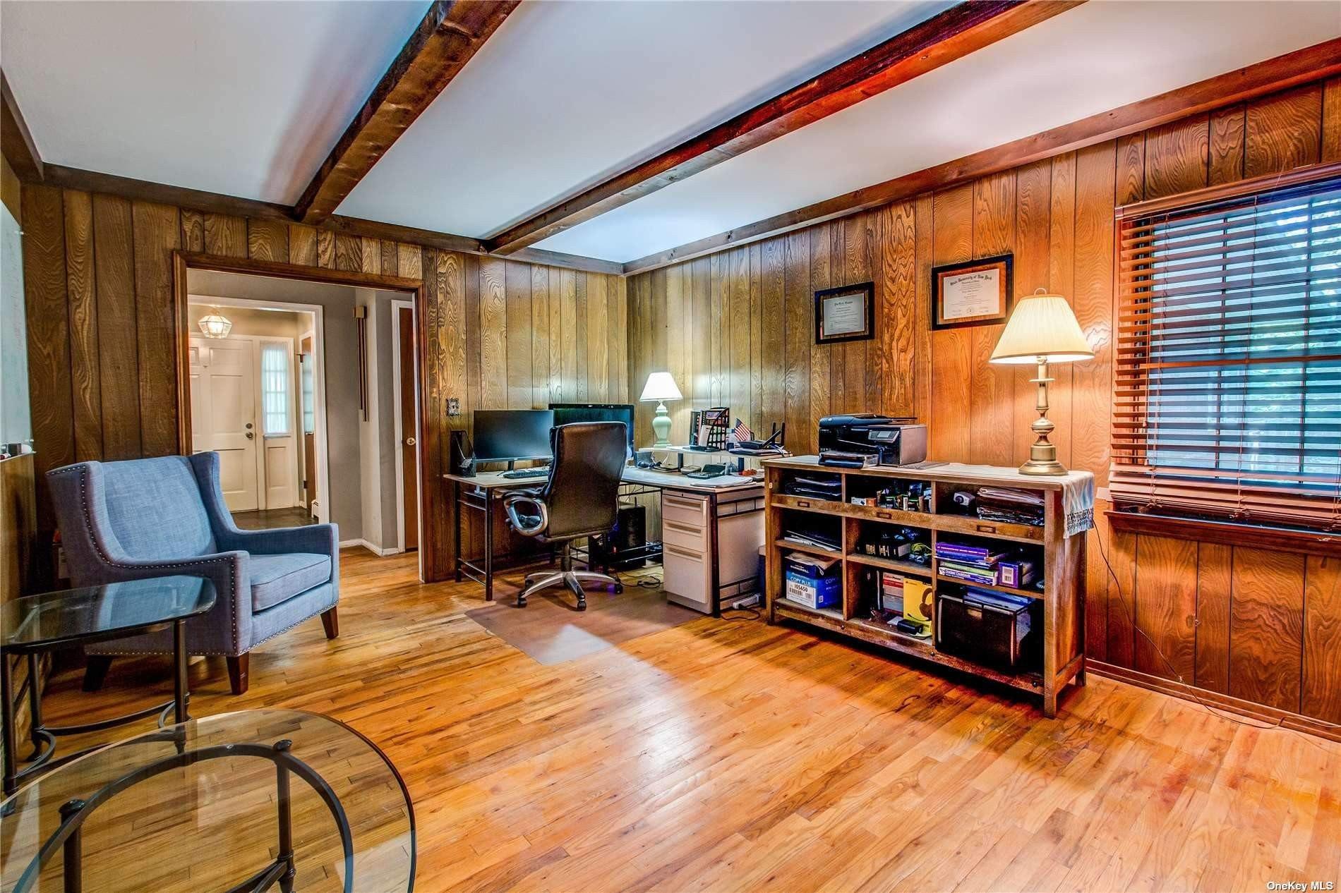 Laura Ln, East Setauket, NY 11733