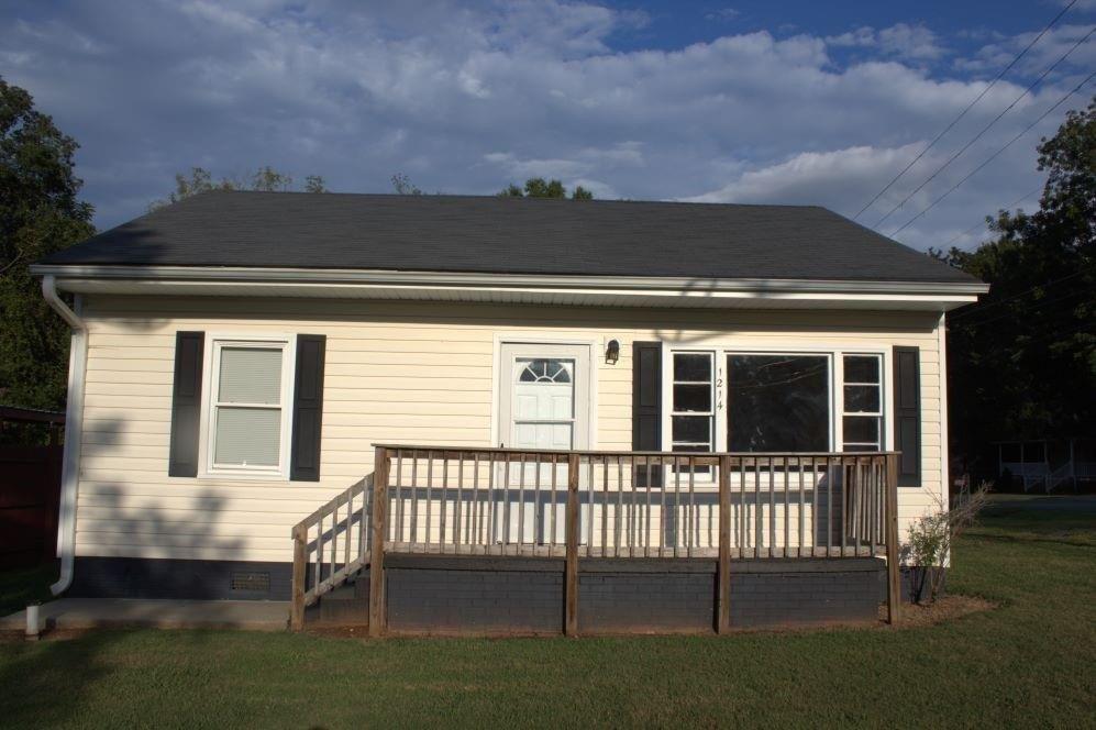 Queen Ann St, Burlington, NC 27217