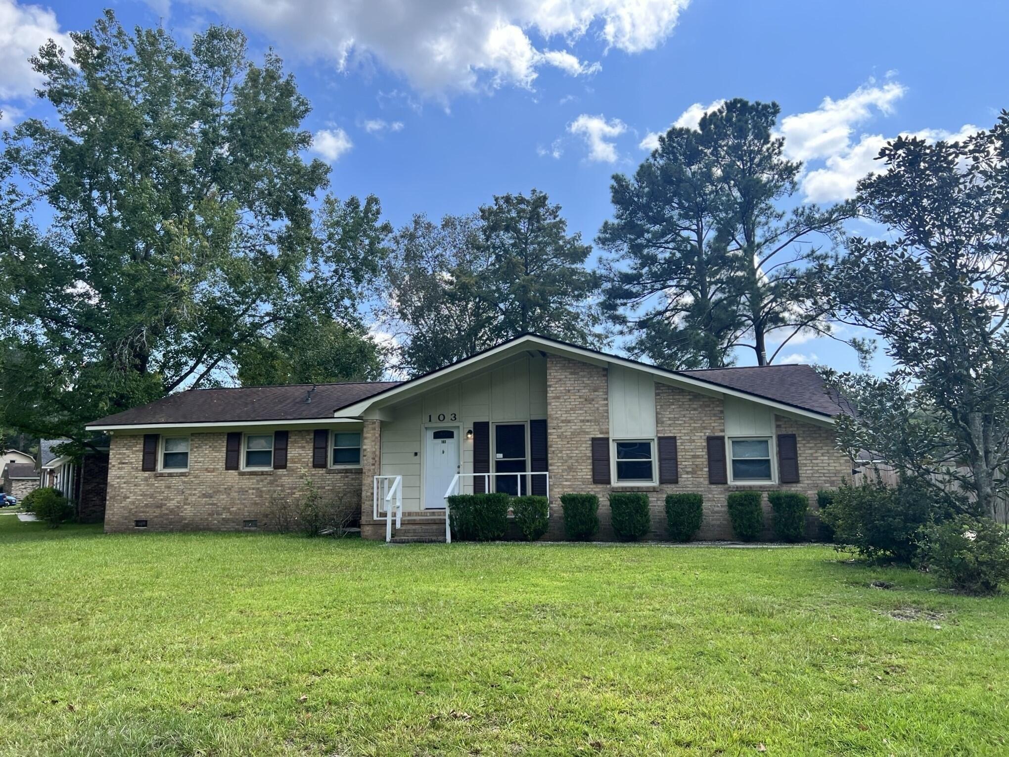 Clubhouse Rd, Summerville, SC 29483