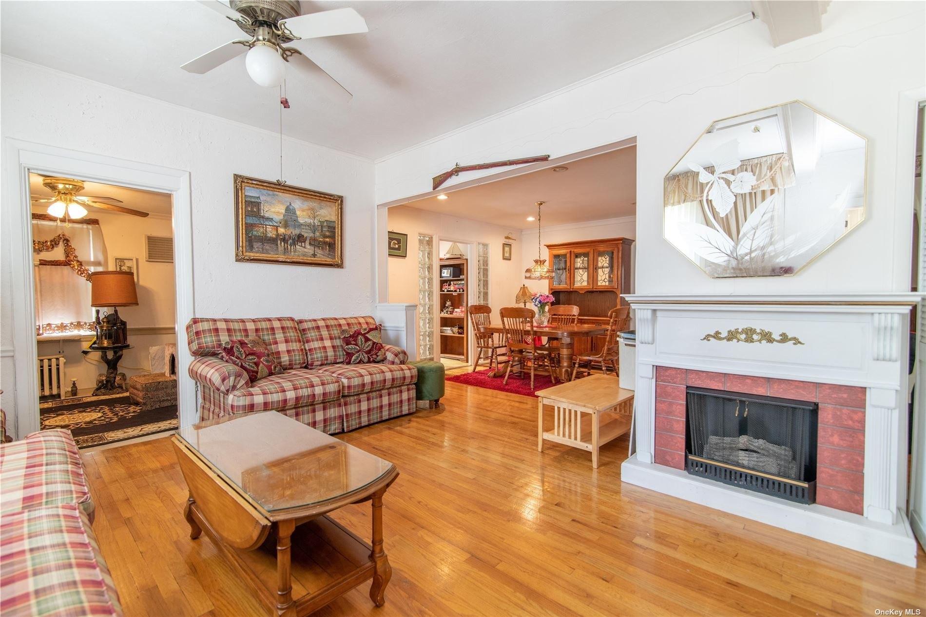 Vincent Ave, Lynbrook, NY 11563
