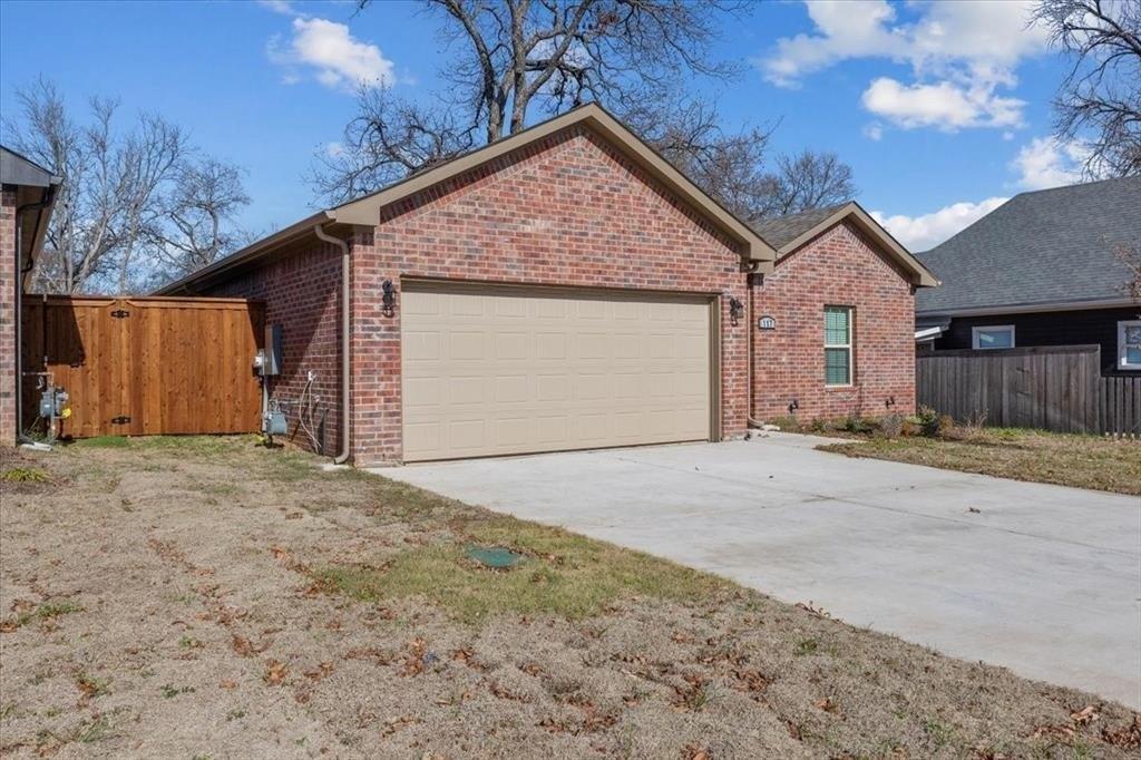 W Morton St, Denison, TX 75021