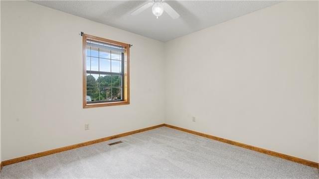 N Wayne Ave, Kansas City, MO 64155