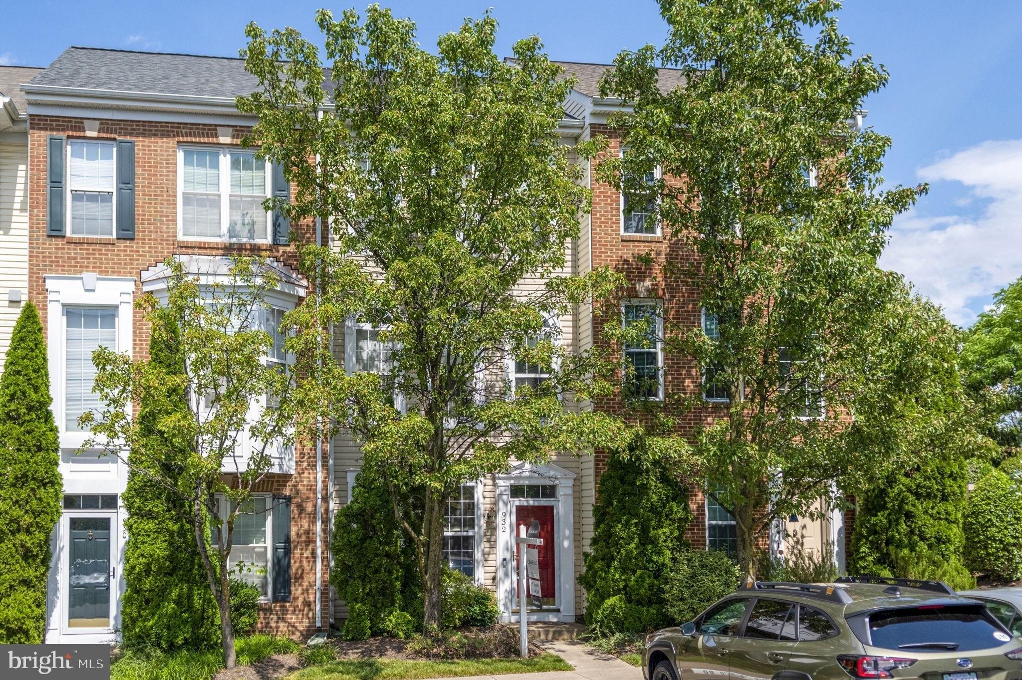Harrison Cir, Alexandria, VA 22304