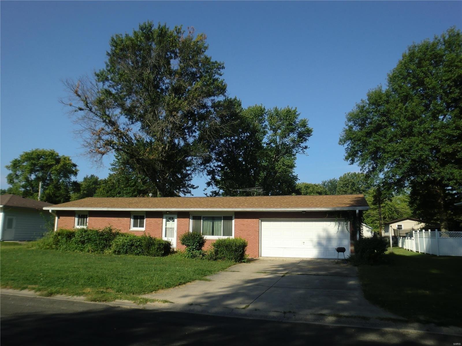 Lemon Street Rd, Highland, IL 62249
